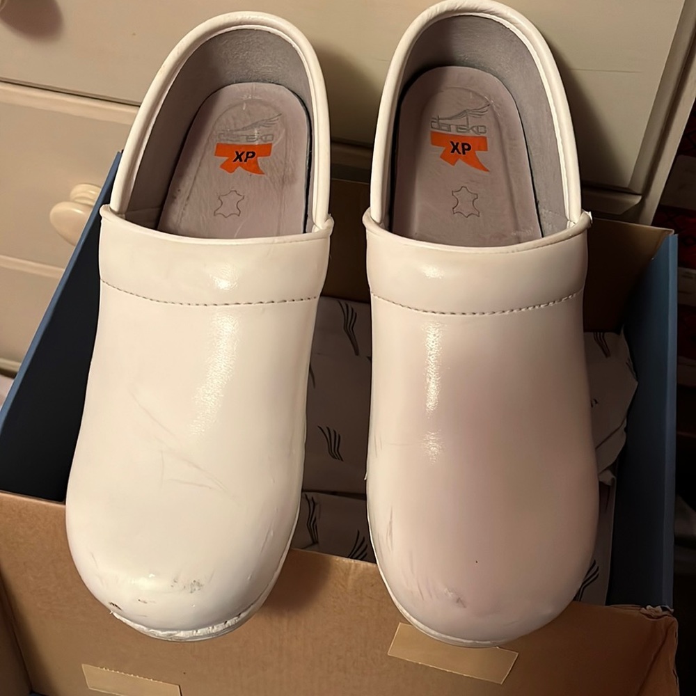 Dansko Clogs Size 39 In White - image 3